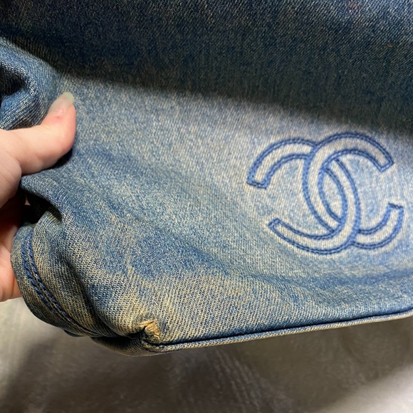 Chanel tote - Picture 7 of 15